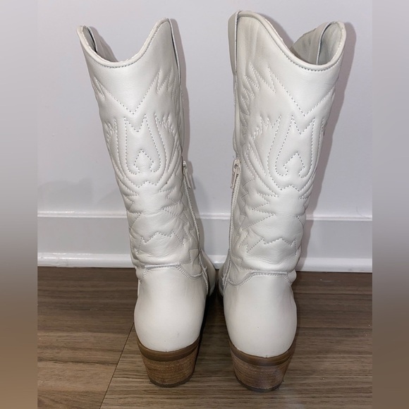 Steve Madden White Heeled Boots - Picture 4 of 6